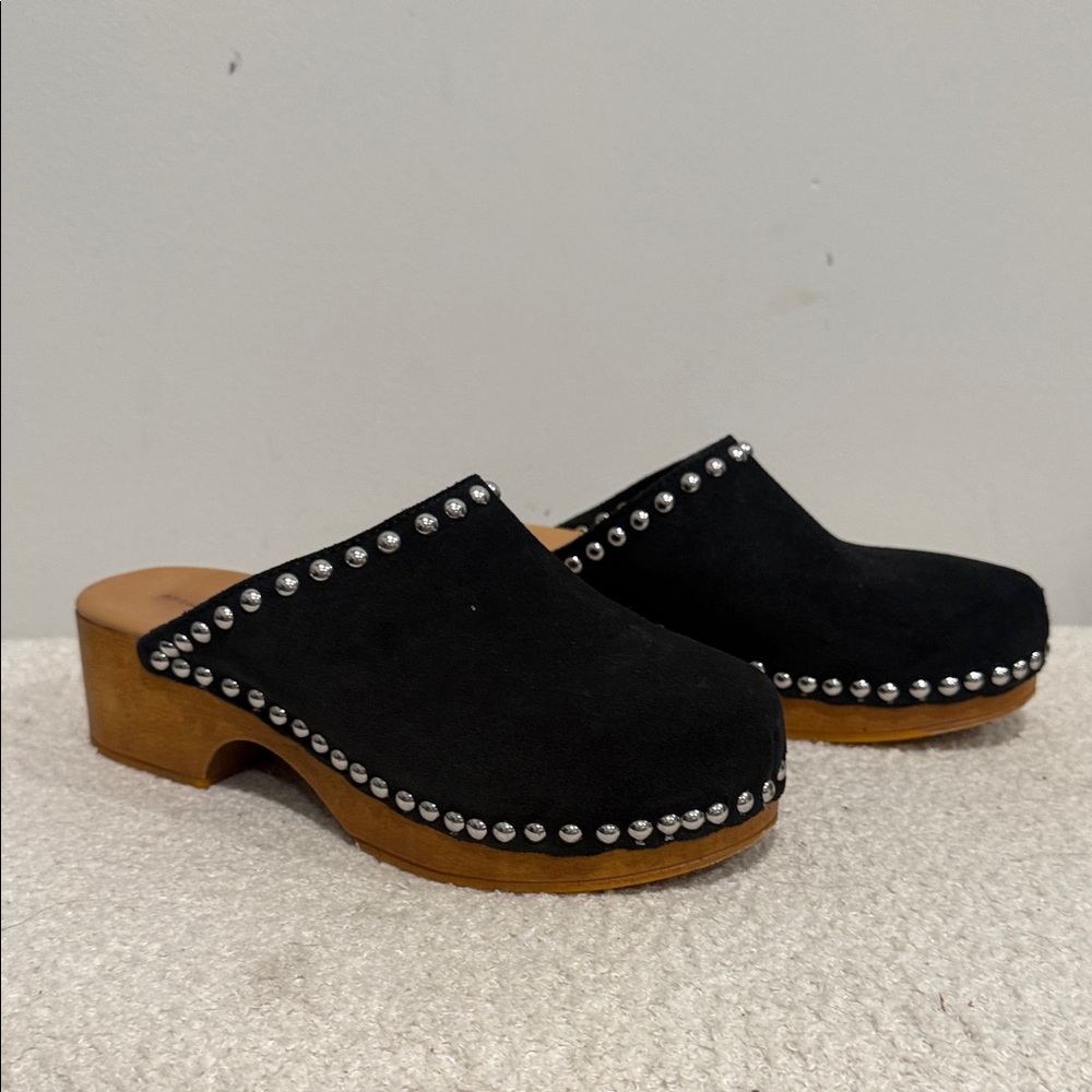 By Anthropologie Women’s Studded Wood-Bottom Clogs Size 7/37 - Picture 2 of 9